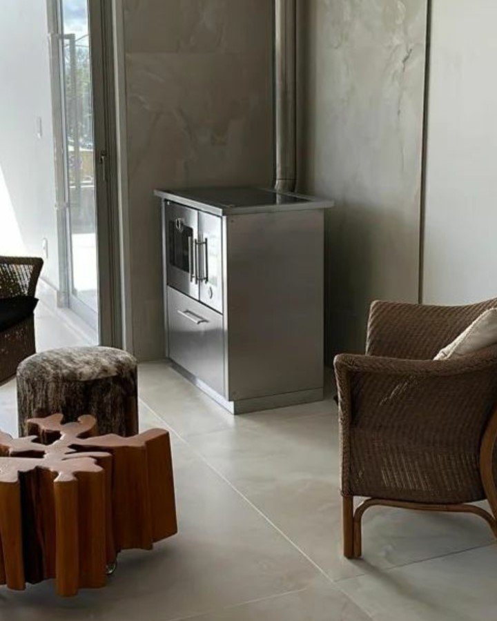 fogão a lenha TRENTO chapa vitrocerâmica acabamento inox